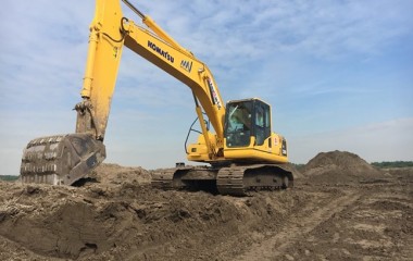 Thuê Máy Xúc Giá Rẻ Bất Ngờ Xuân Kiên